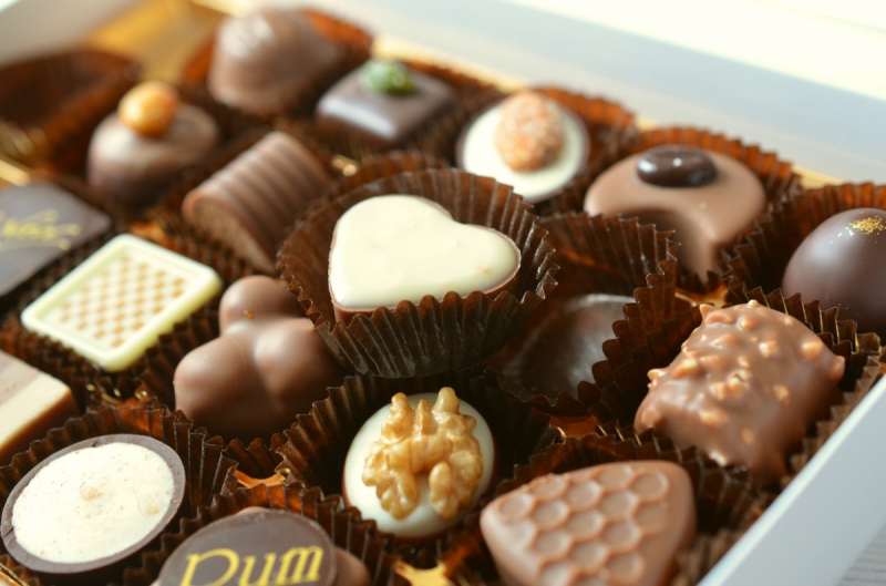 chocolaterie-BLAUSASC-min_chocolates_food_candy_calories_nibble_chocolate_heart-782043